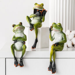 Relaxing Frog Statue